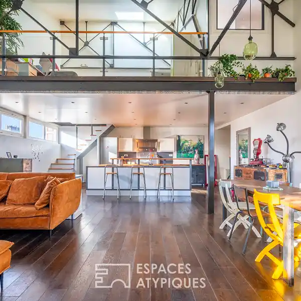 LOVELY TWO-LEVEL LOFT