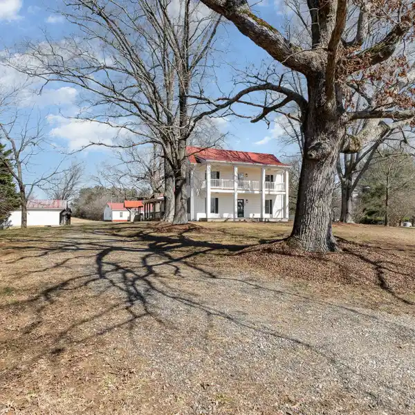 FULLY RENOVATED SOUTHERN FARMHOUSE ON 15.6 ACRES