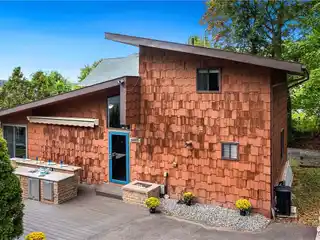 Beautifully Updated Lake Cottage