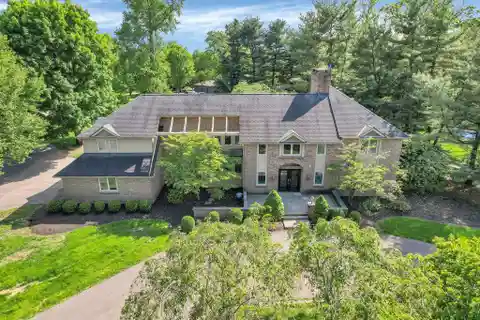 Luxury and Privacy on Two Picturesque Acres