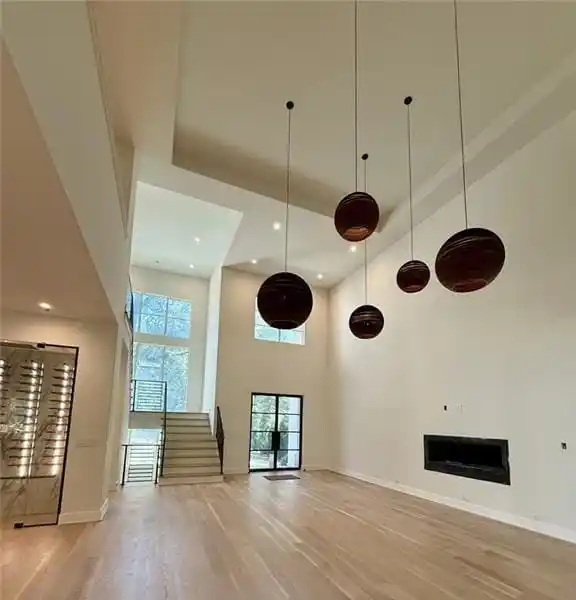 REFINED CUSTOM NEW CONSTRUCTION