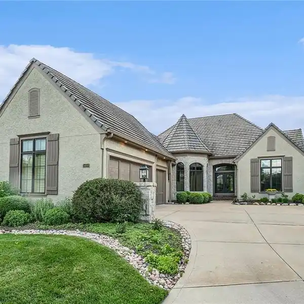 EXQUISITE HOME ON THE FAIRWAY AT THE NICKLAUS CLUB