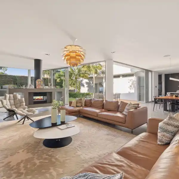 THE PINNACLE OF LUXURY AND DESIGN EXCELLENCE