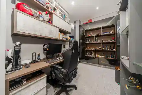 Bespoke Contemporary Home in Prestigious Steyn City Estate