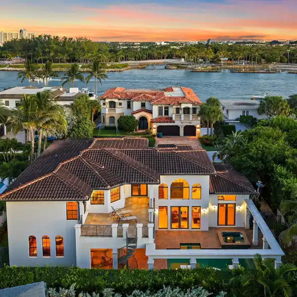 SIGNATURE ESTATE HOME ACROSS THE STREET FROM JUPITER INLET