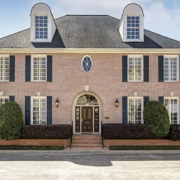 CUSTOM-BUILT TRADITIONAL IN DESIRABLE AND GATED PARK LAUREATE