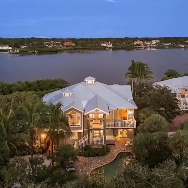LUXURY WATERFRONT HOME WITH EXCEPTIONAL FEATURES