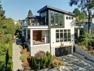 Rare Combination of Scale and Style