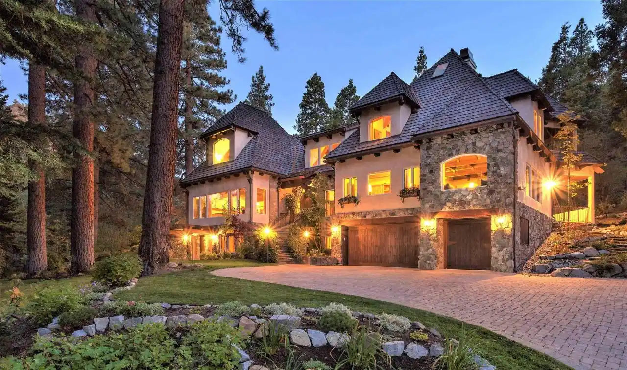 Fabulous Glenbrook Estate Property