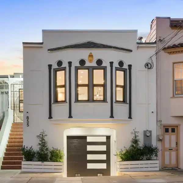 THE PINNACLE OF SAN FRANCISCO LIVING