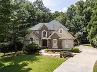 Modern Luxury Meets Serenity in Chartwell Gem