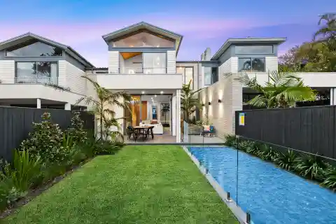 Modern Coastal Living with Alfresco Entertaining