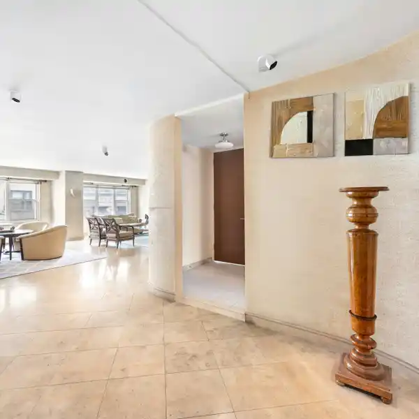 SPACIOUS UPPER EAST SIDE HOME NEAR CENTRAL PARK