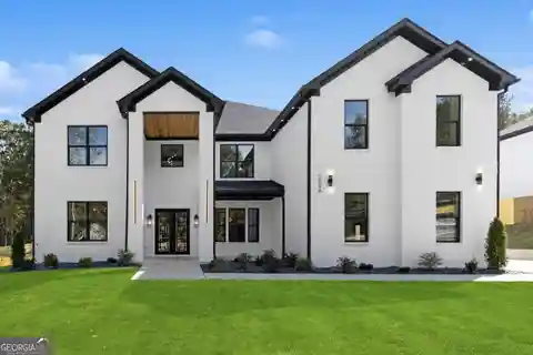 Stunning Modern Estate with Exceptional Craftsmanship