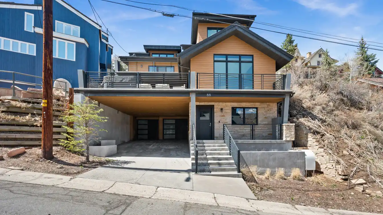 Mountain Comfort with Modern Design