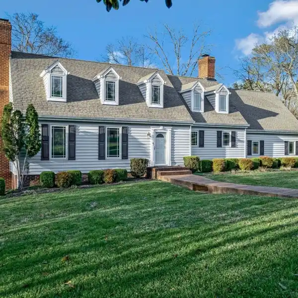 BEAUTIFULLY UPDATED LAKE HOME WITH COVERED DOCK