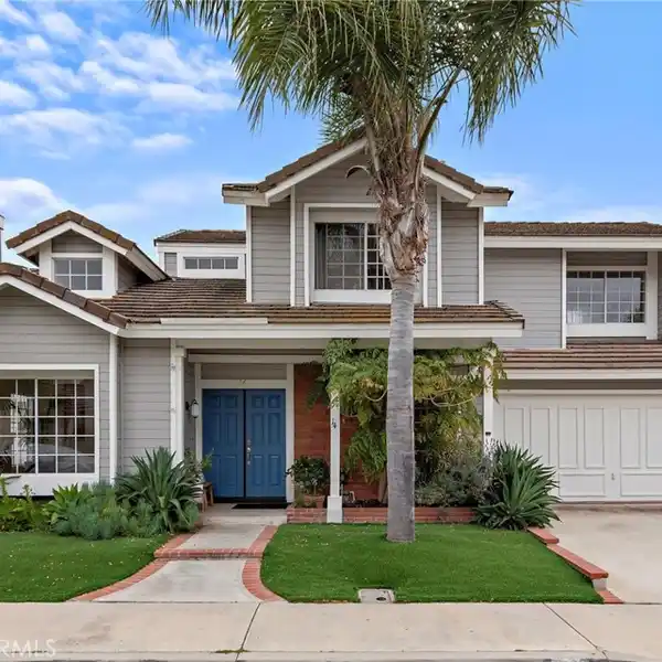 CHARMING TRADITIONAL HOME IN EXCLUSIVE SEACREST HEIGHTS