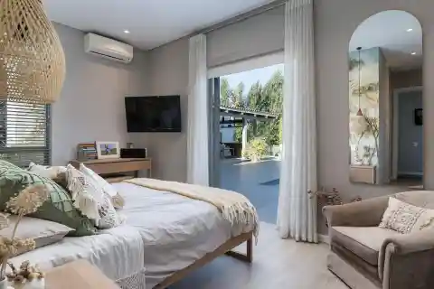 Luxury Cape Winelands Estate with Pool and Scenic Views