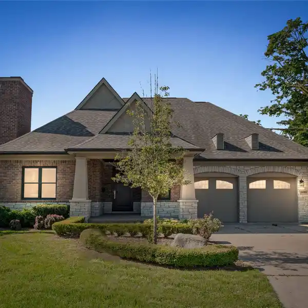 STUNNING CUSTOM-BUILT ARCHITECTURAL MASTERPIECE