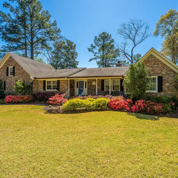 BEAUTIFULLY RENOVATED HOME IN THE HEART OF HISTORIC SUMMERVILLE