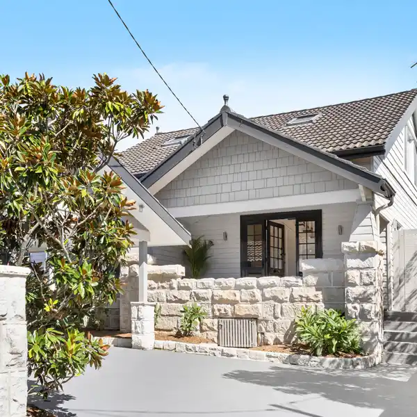 RELAXED CALIFORNIA BUNGALOW