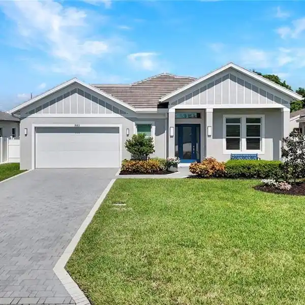 COASTAL ELEGANCE MEETS EFFORTLESS NAPLES LIVING