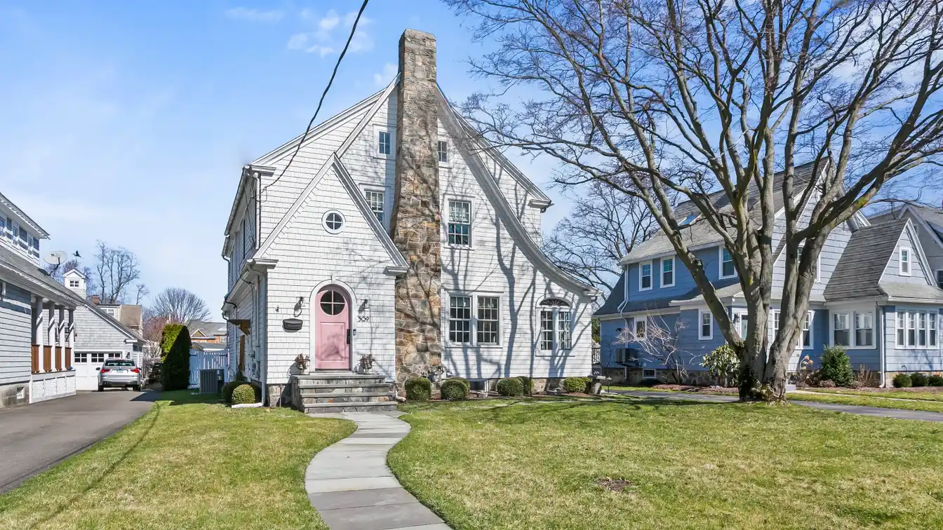 Cottage Modern Colonial