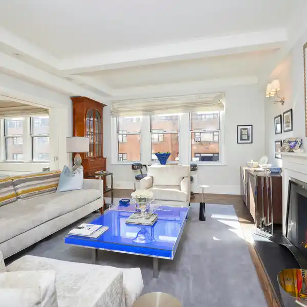 DECORATOR'S OWN EXQUISITE CLASSIC 5 ROOM HOME