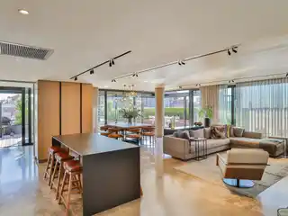 Luxurious Penthouse Styled Apartment