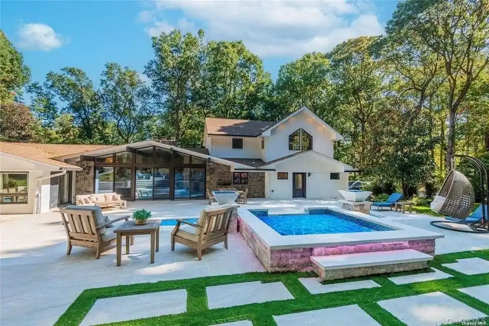 Mill Neck Modern Century Ranch