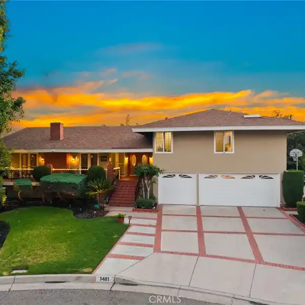BEAUTIFULLY MANICURED POOL HOME