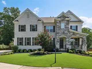 Beautiful and Inviting Home
