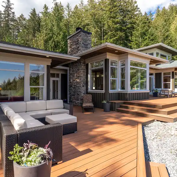 WEST COAST EXECUTIVE HOME