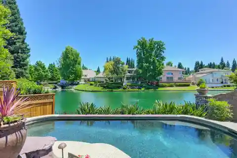 Thoughtful Design with Timeless Quality in Treelake Village