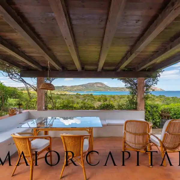 SEA-VIEW VILLA WITH DIRECT BEACH ACCESS