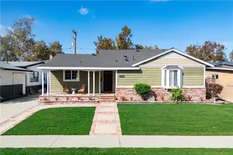 Elegant Home with Open-Concept Living and Dining