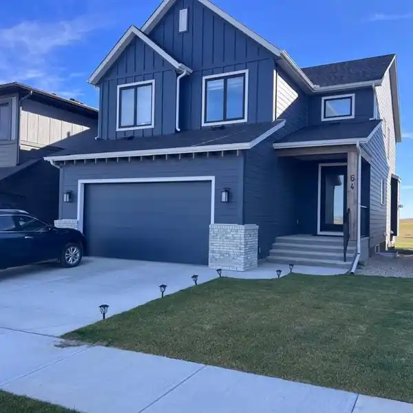 BEAUTIFUL BAYWEST HOME NEAR HARMONY LAKE