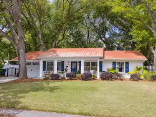 Pristine Coastal Cottage
