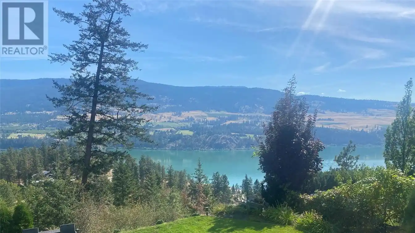 Beautifully Designed Residence in the Sought-after Lakes Community