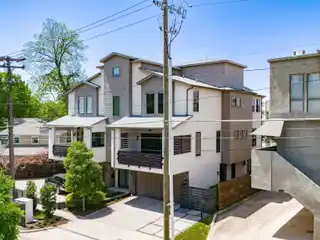 Gorgeous Three-story Townhome in Oak Lawn