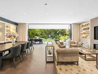 Exquisite Whole Floor Garden Sanctuary of Peace and Tranquillity