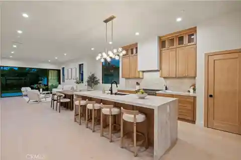 Organic Modern Masterpiece with Seamless Flow
