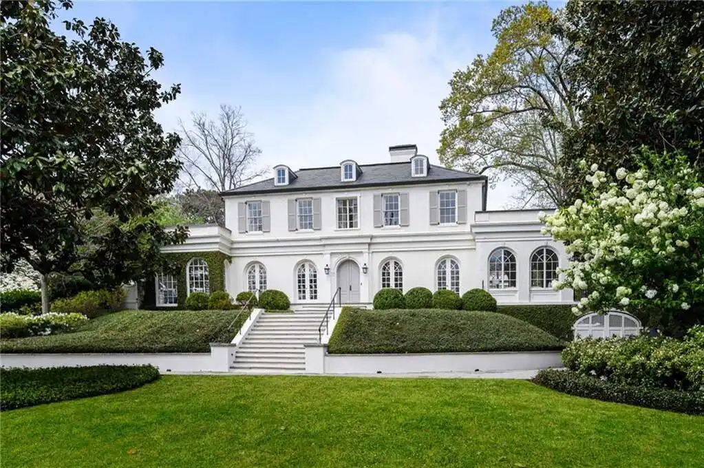 Fully Renovated 1920 Georgian Estate