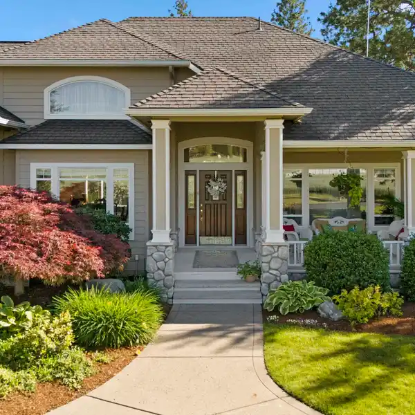BEAUTIFUL CUSTOM HOME WITH STUNNING VIEWS OF THE PALOUSE
