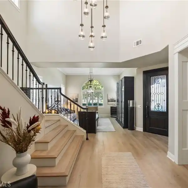 BEAUTIFULLY UPGRADED GOLF COURSE HOME
