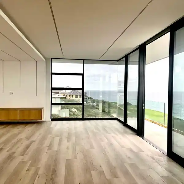 ULTRA-MODERN ESTATE LIVING WITH OCEAN VIEWS