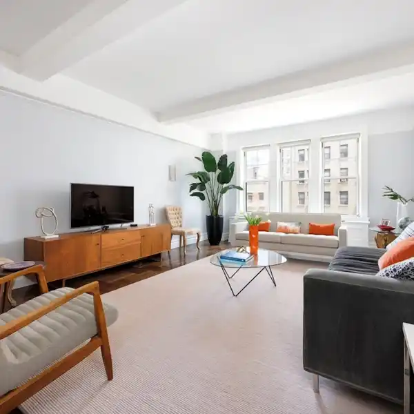 CENTRAL PARK LIVING WITH SPACIOUS PRE-WAR CHARM