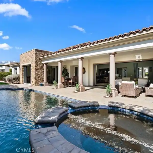 DREAM RETREAT IN REVELLE AT CLANCY LANE