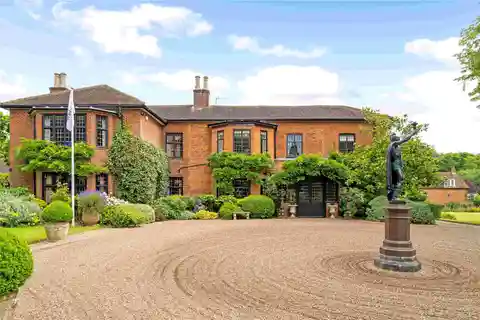 Magnificent Country Retreat on 25 Acres