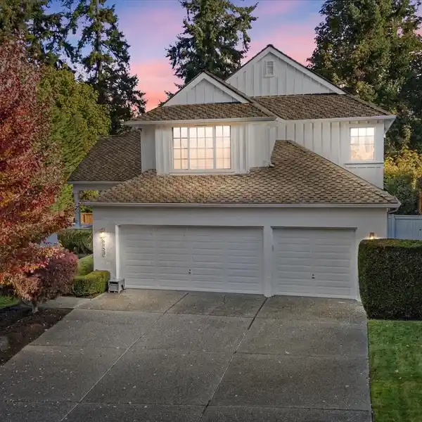 IMMACULATE HOME ON THE LARGEST LOT IN ONE CLUBHOUSE LANE